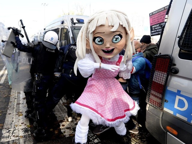 Protesty neutíchajú, Poliakom sa nepáči zmena pri potratoch