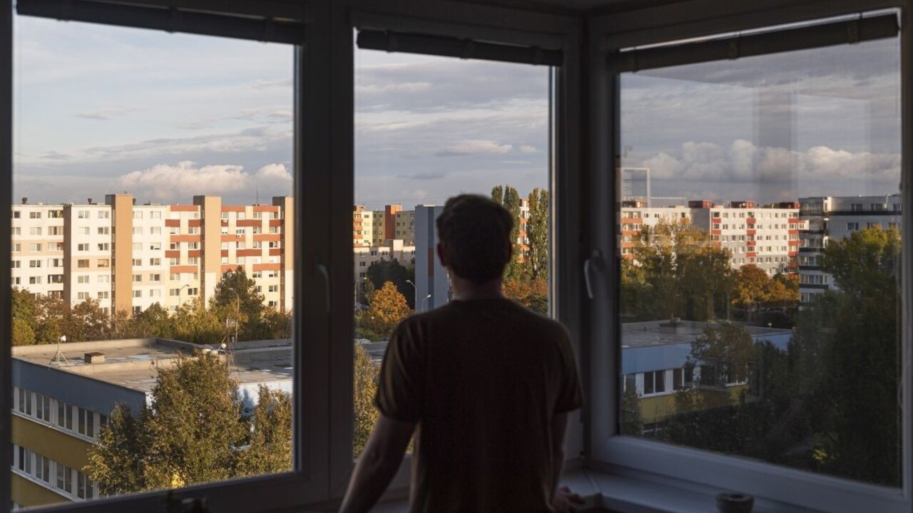 Dezinfikujte a vetrajte. Takto treba postupovať pri domácej izolácii