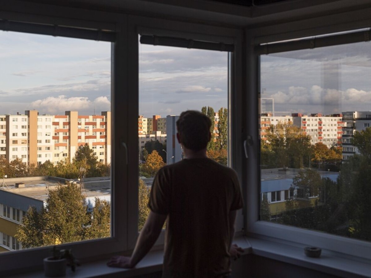 Dezinfikujte a vetrajte. Takto treba postupovať pri domácej izolácii
