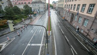 Testovanie je kľúčové, tvrdí premiér. Lockdown nemusí stačiť