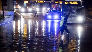 Opatrenia v Európe sa opäť sprísňujú, bude sa zatvárať a obmedzovať
