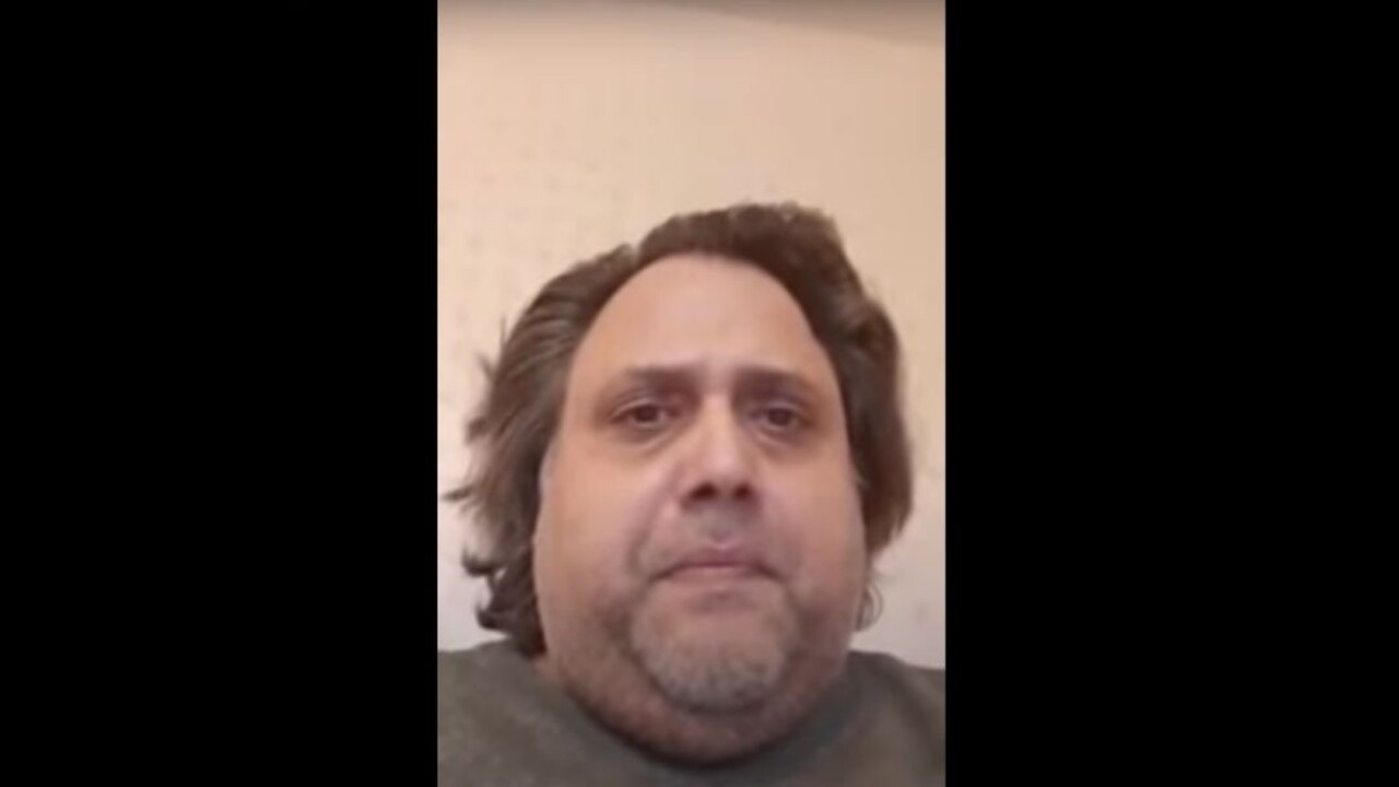 Nákaze podľahol známy bloger, jeho posledné video zdieľa i premiér