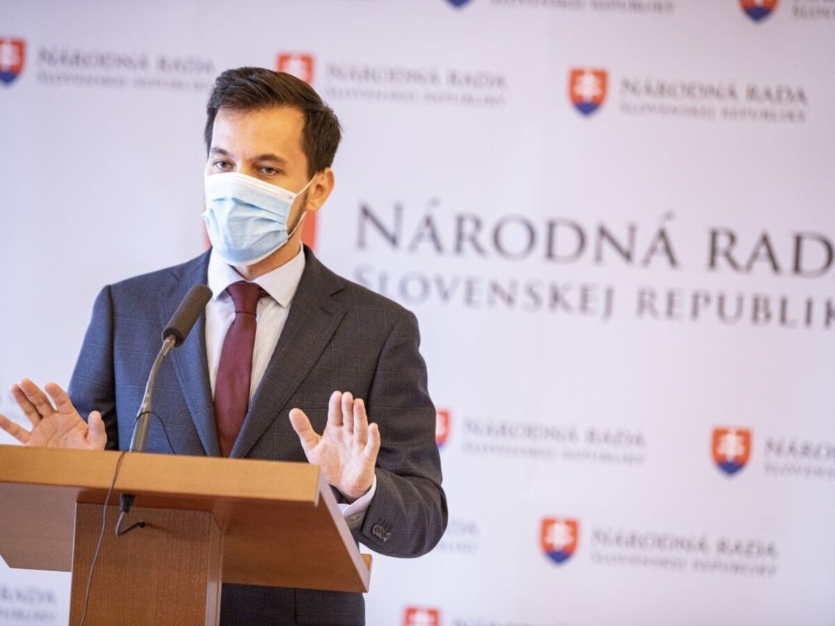 Šeligu nechceli pustiť na odvolávanie, bude sa sťažovať prezidentke