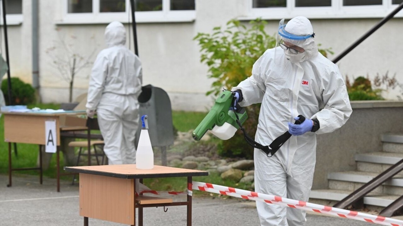 Máme už 200 obetí vírusu, nakazili sa ďalšie tisícky ľudí