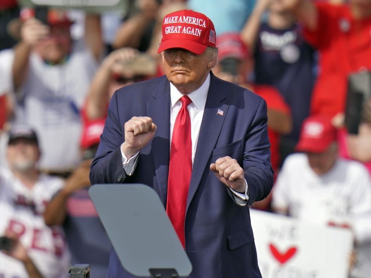 Trump sa stretol s vojakmi, ktorí zlikvidovali šéfa IS. Vyznamenal ich