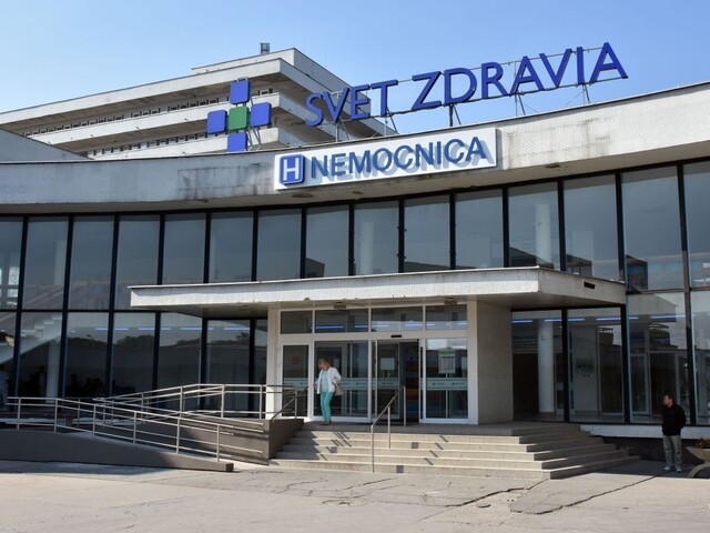 Zdravotníkov nasadia i súkromné nemocnice. Posielajú 800 ľudí