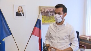 Za oponou s Jurajom Šeligom