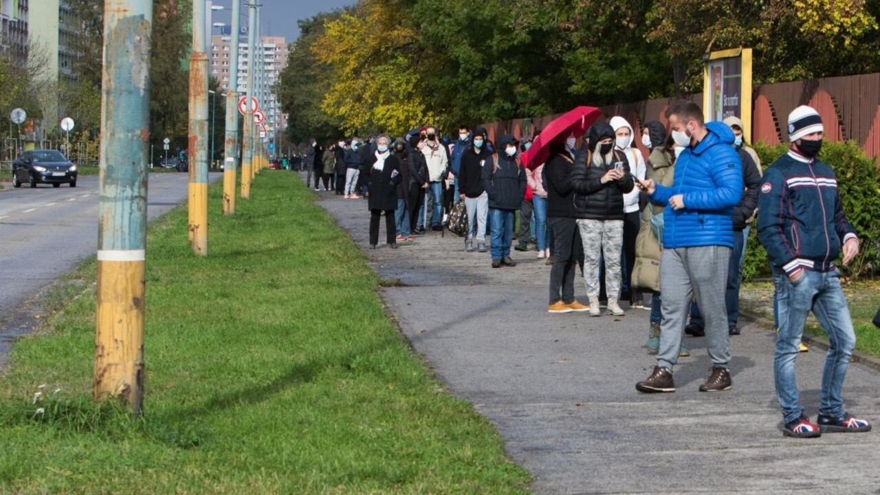 Svetové agentúry píšu aj o problémoch nášho veľkého testovania