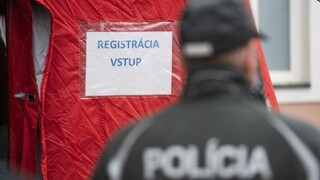 Neveria výsledkom? Niektorí sa boli testovať opäť, polícia reaguje