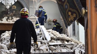 Počet obetí zemetrasenia stúpa, záchranári pokračujú v pátraní