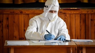 Testovanie bolo chaotické, tvrdia zástupcovia lekárov a záchranárov