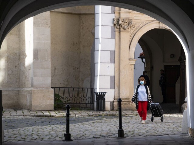 Dokedy potrvá zákaz vychádzania? Vláda stanovila dátum