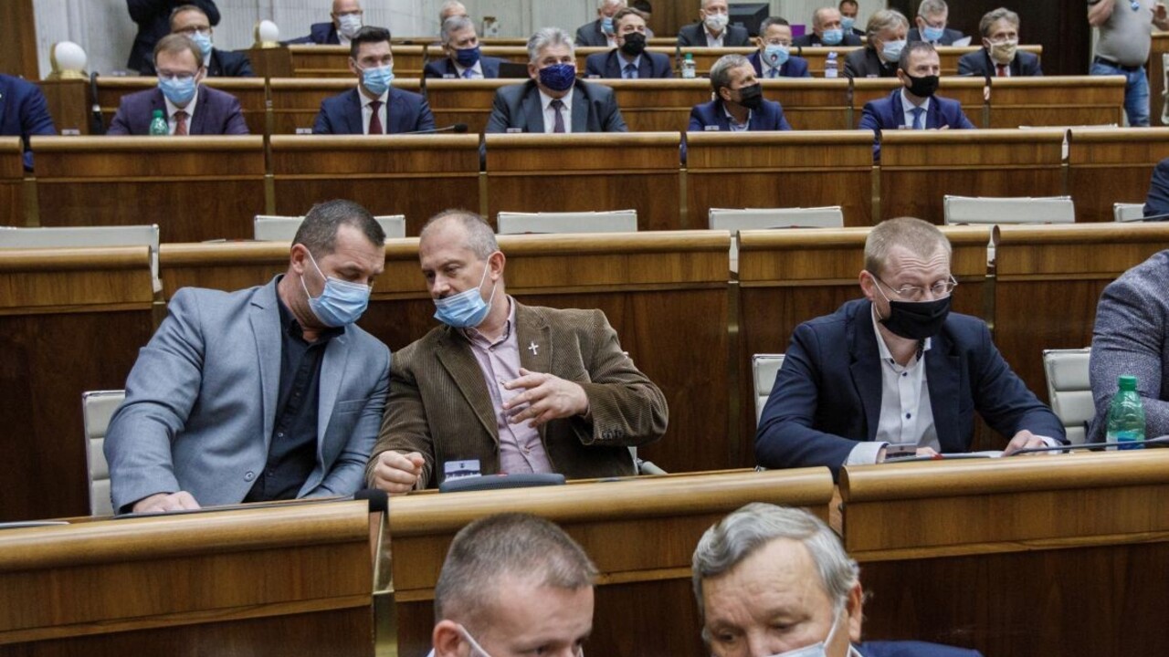 Bez Blahu či kotlebovcov. Poslanci schválili skupiny priateľstva