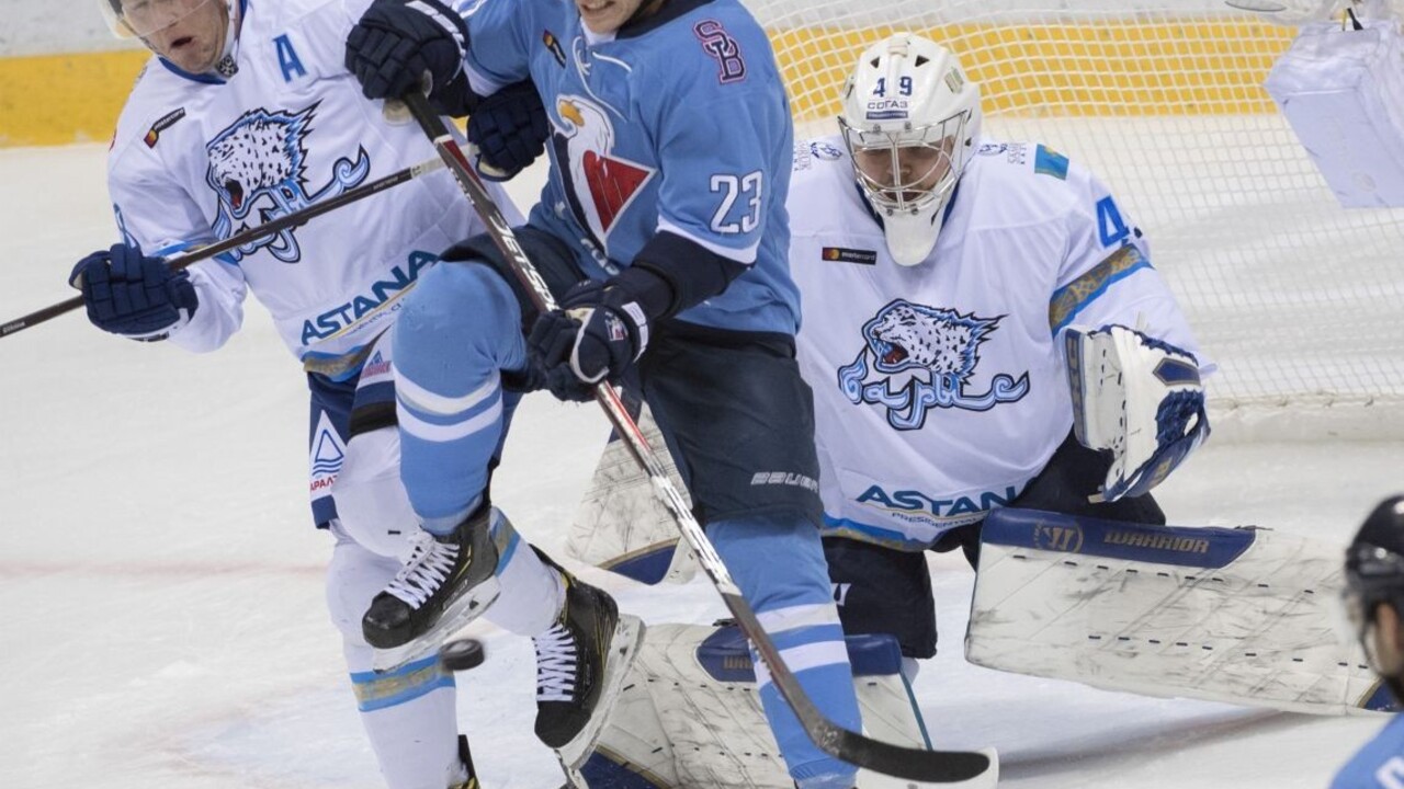 Mladý brankár pobúril verejnosť. Pandémiu nazval divadlom