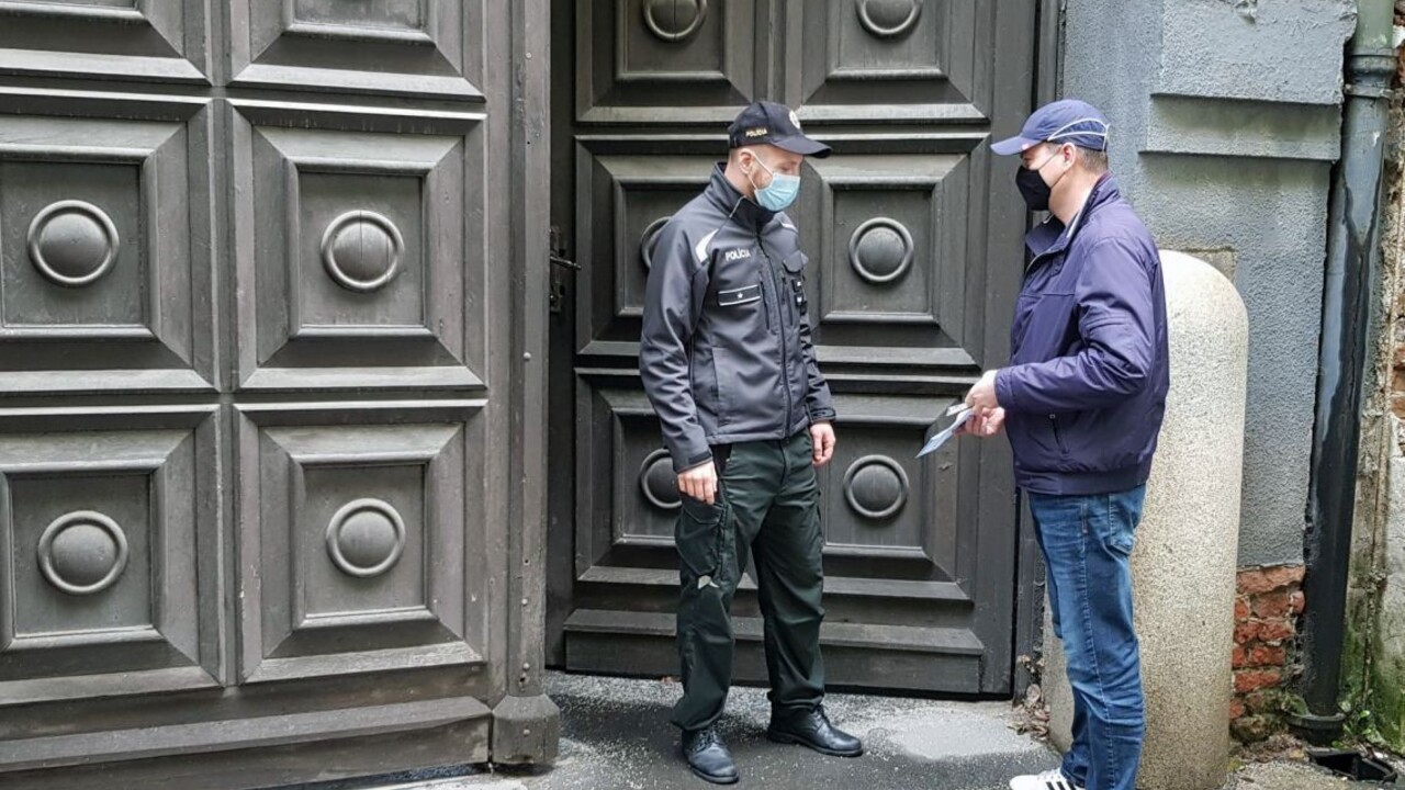 Certifikát z testovania odfotený v mobile? Podľa polície to nestačí