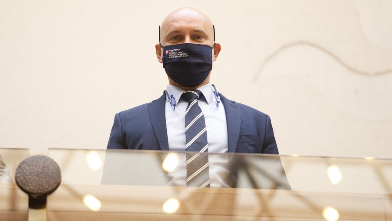 Gröhling bude pravidelne odpovedať na otázky. Má jednu prosbu