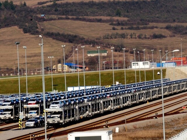 Viac vyvážame ako dovážame, vývoz rástol už štvrtý mesiac po sebe