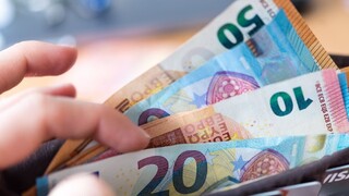 Slovensku hrozí horší rating, recesia zväčší dieru v štátnej kase