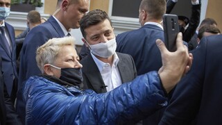 Zelenskyj má Covid-19, na Ukrajine zavedú víkendovú karanténu