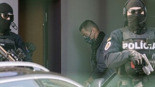 Vo väzbe skončilo takmer celé bývalé policajné vedenie, čaká ich očistec