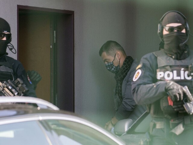 Vo väzbe skončilo takmer celé bývalé policajné vedenie, čaká ich očistec