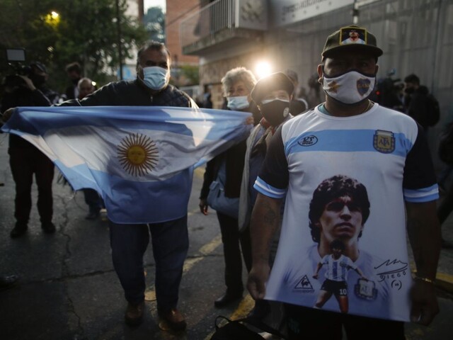 Maradona je v stabilizovanom stave, chce ísť do domácej liečby