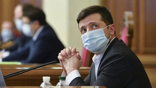 Zelenský je v nemocnici. Covid sa rozšíril medzi ďalšími politikmi