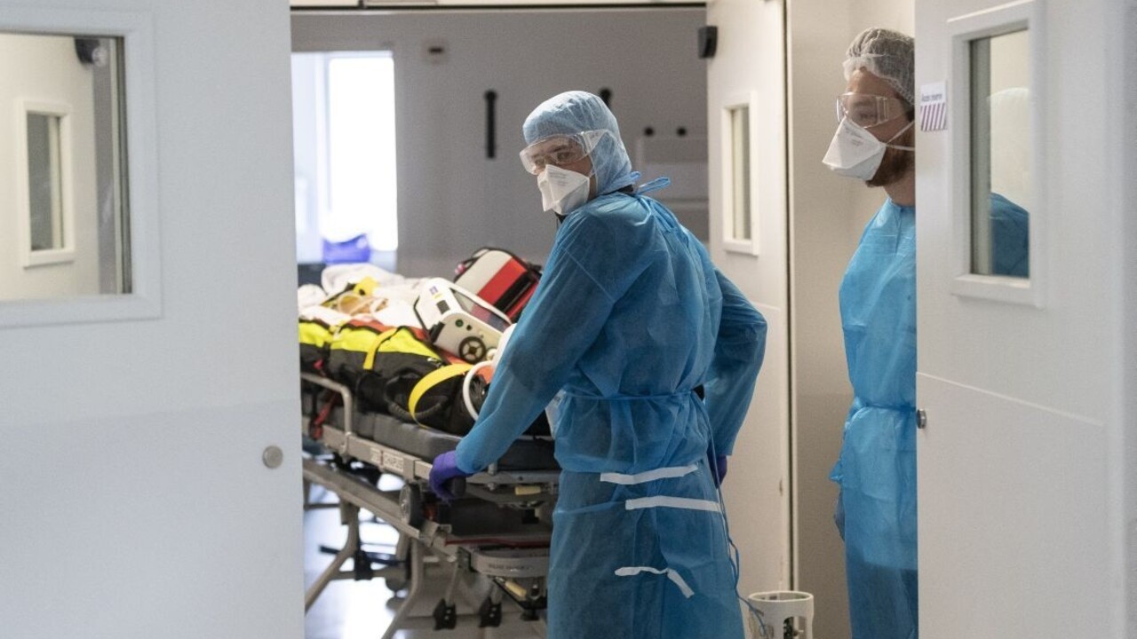 Lockdown neberú vážne, napriek rekordným číslam ho porušujú