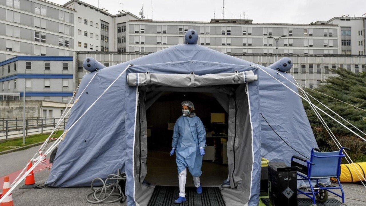 Talianske zdravotníctvo je pod tlakom, s chorými pomáhajú hotely