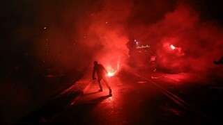 Prezident Peru prišiel o mandát. Ulice sú proti jeho zosadeniu