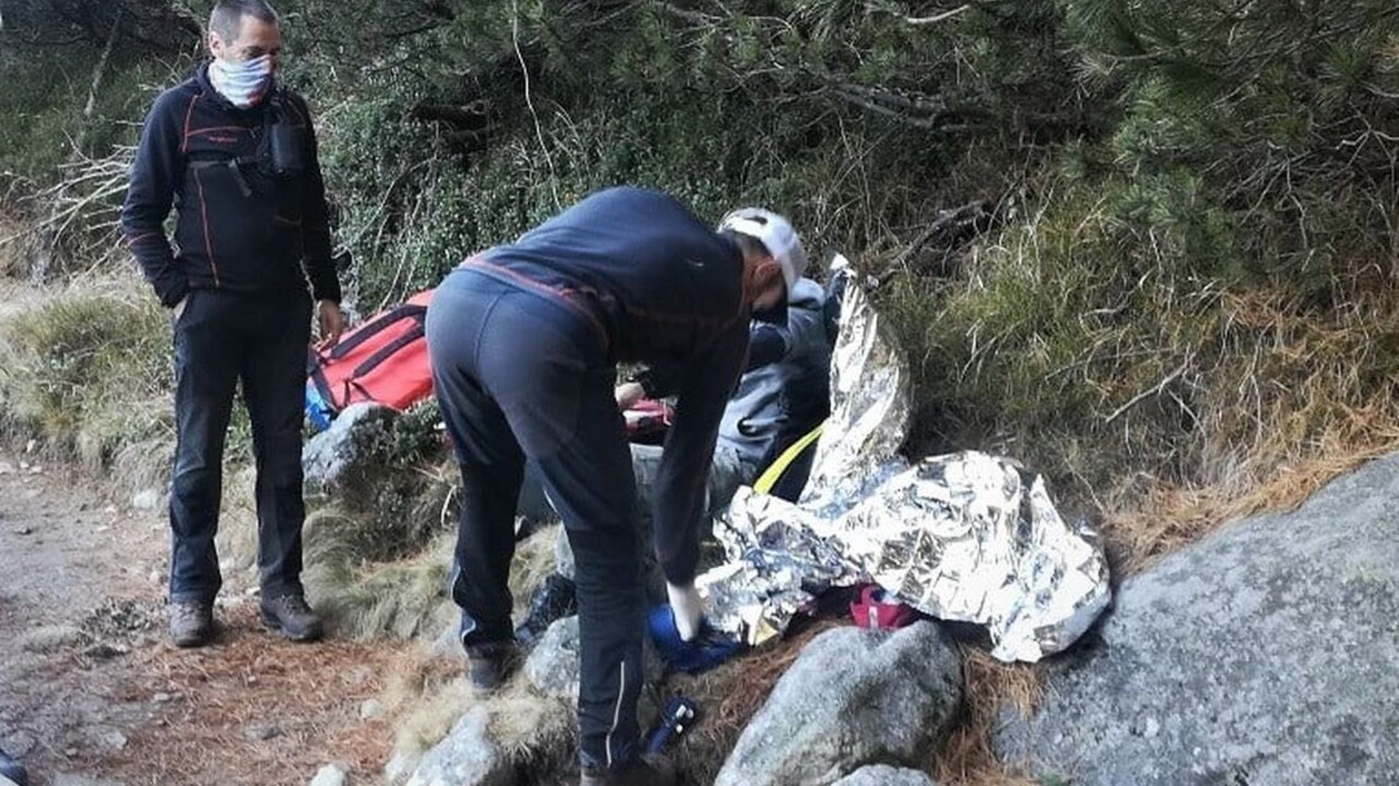 V Tatrách našli pod vodopádom mladého turistu v bezvedomí