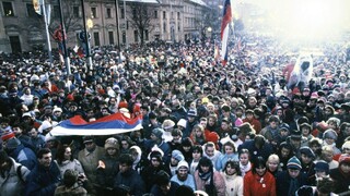 Nežná revolúcia 1989 Bratislava Námestie SNP 1140px (TASR/Vladimír Benko)
