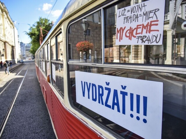 Štrnganie i túžba po slobode. Takto spomíname na November 89