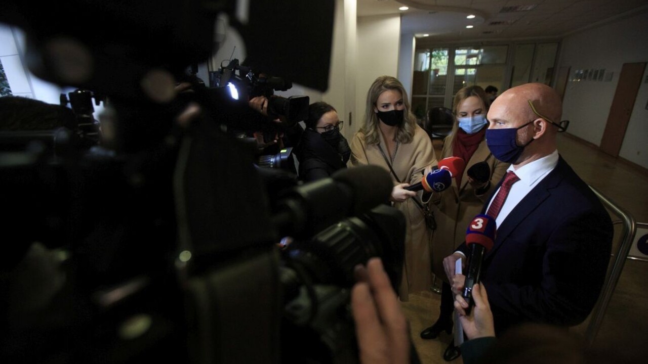 Gröhling chce návrat detí do škôl, stretne sa s epidemiológmi