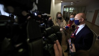 Gröhling chce návrat detí do škôl, stretne sa s epidemiológmi