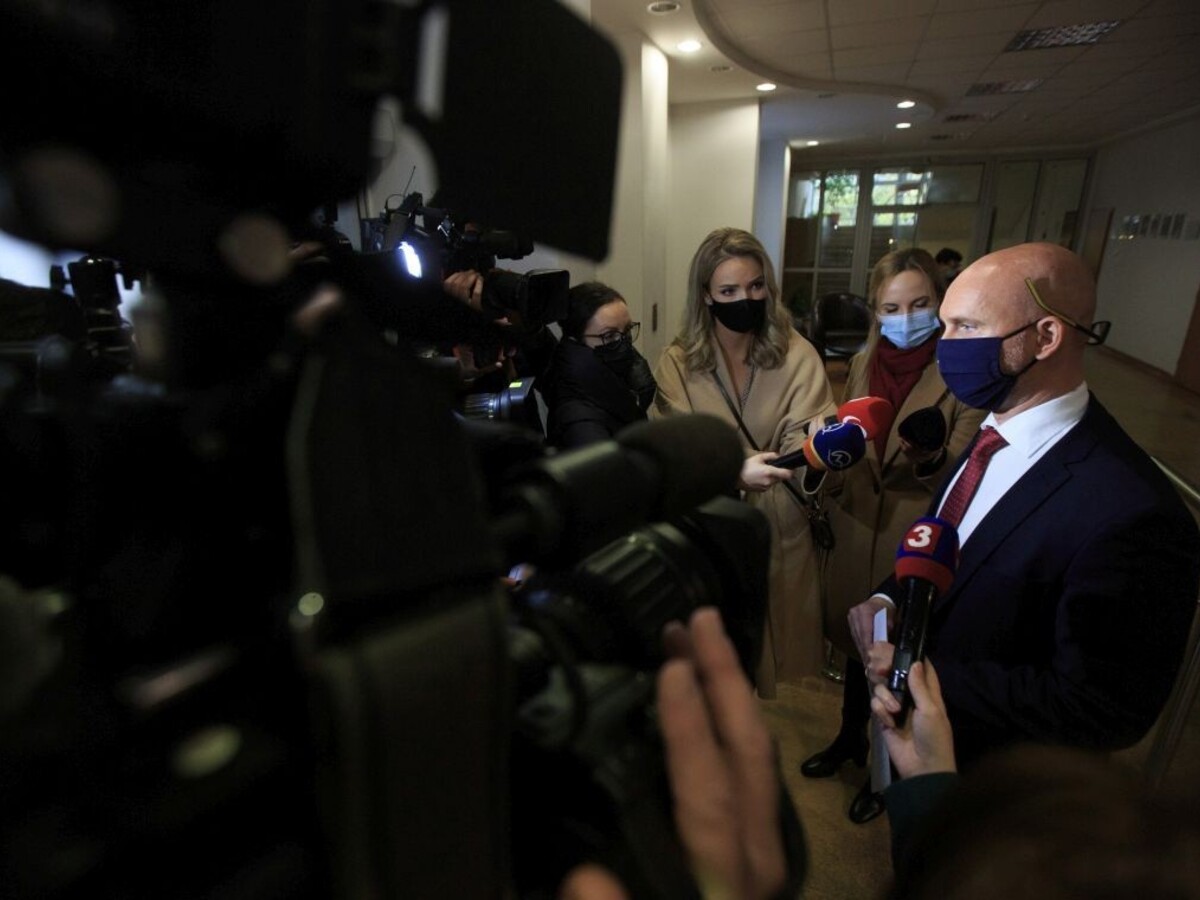 Gröhling chce návrat detí do škôl, stretne sa s epidemiológmi