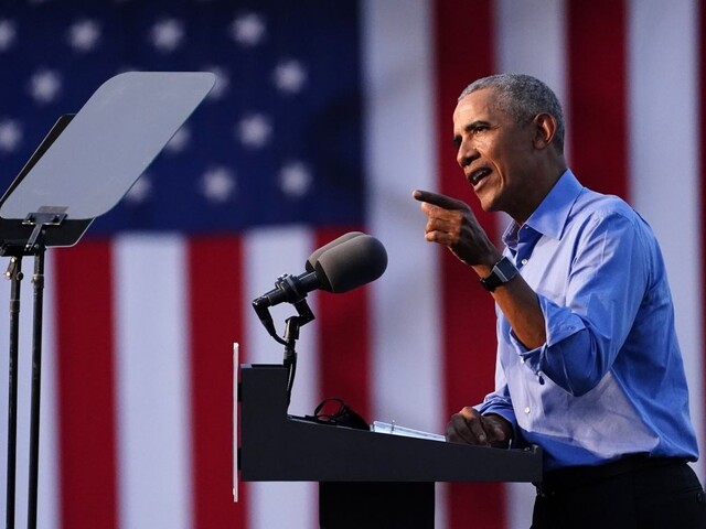 Obama vydal knihu, spomína v nej Nežnú revolúciu i Havla