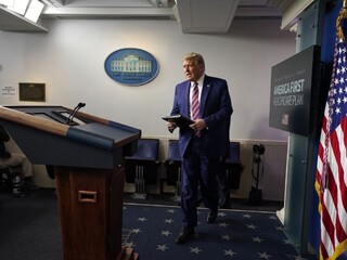 Schválili núdzový liek na Covid-19. Prípravkom sa liečil i Trump