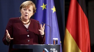 Merkelová je pri moci 15 rokov, spája sa s ekonomickou istotou