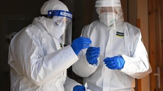 Do Vianoc budú tri kolá testovania. Žiaci sa do lavíc ešte nevrátia