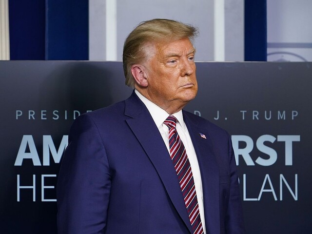 Urobte, čo je potrebné. Trump napokon nariadil odovzdanie moci