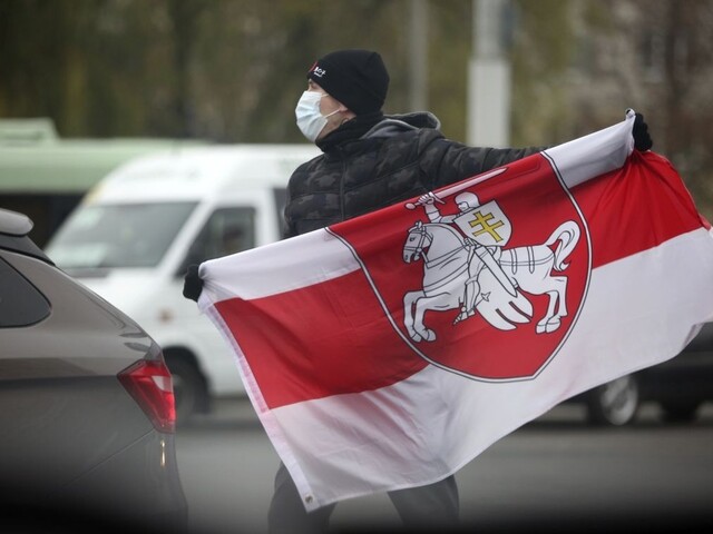 Masové protesty trvajú už mesiace, bieloruská polícia pritvrdila