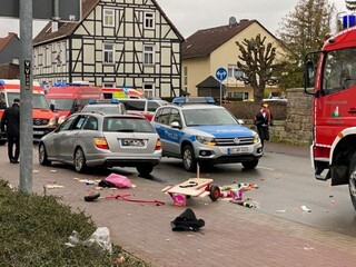 Hlásia mŕtvych i ranených, auto v Nemecku vyšlo na pešiu zónu