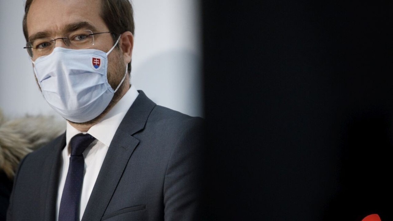 Čo so školami? Krajčí chce testovať. Nerealizovateľné, tvrdí Gröhling