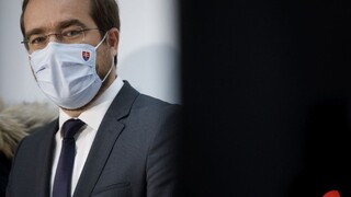 Čo so školami? Krajčí chce testovať. Nerealizovateľné, tvrdí Gröhling