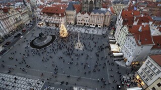 Otvárajú obchody i reštaurácie. Česi začali s uvoľňovaním