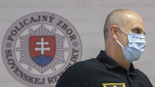 Zadržali exšéfa polície Lučanského, ktorý sa vrátil z dovolenky