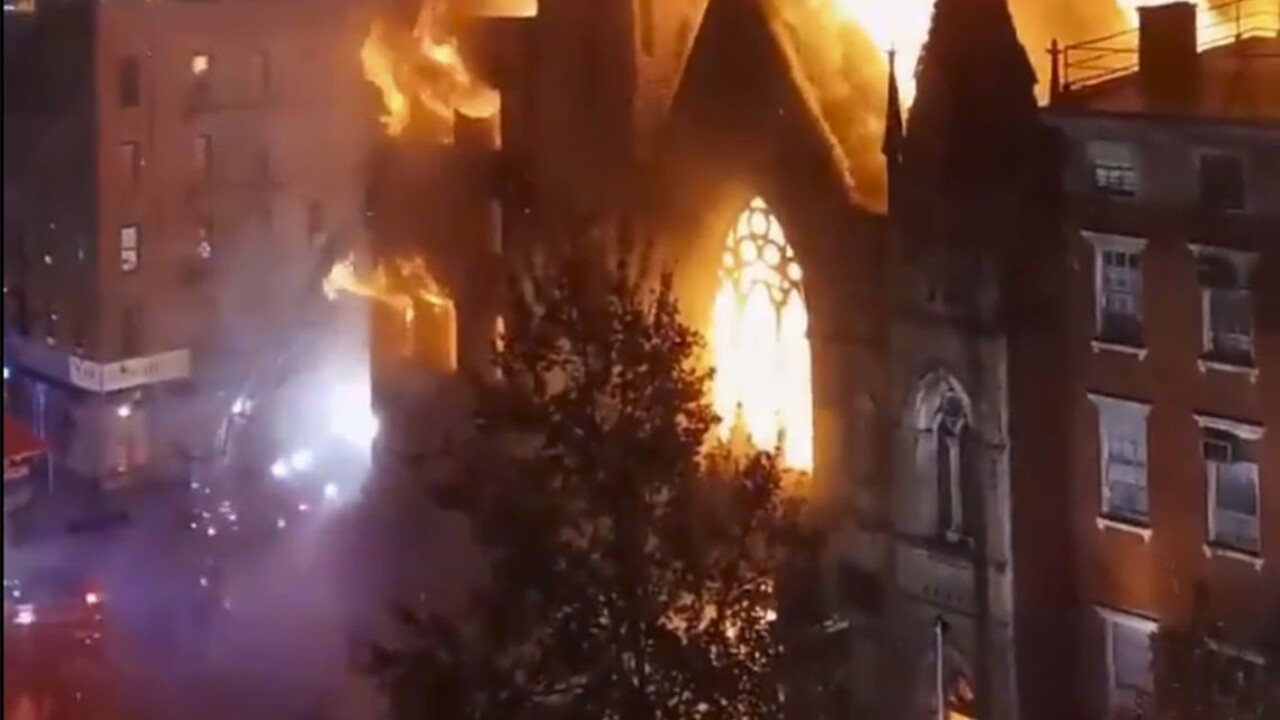 V New Yorku sú zdrvení. Obávajú sa, že požiar zničil vzácny zvon