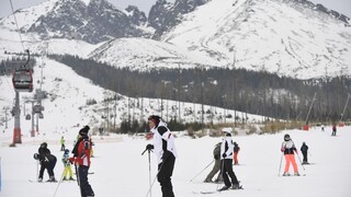 V niektorých strediskách sa lyžuje, o sezóne rozhodnú odborníci