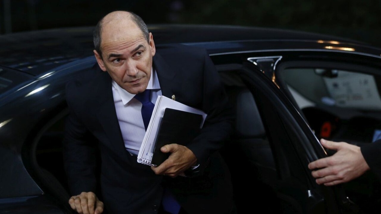 Vírus zoslal Boh, aby zachránil belochov, tvrdil slovinský web